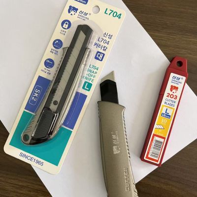 گیره ضد لغز 18mm چاقو های مفید محافظ تیغه برای دست زدن امن 1 چاقو مفید شامل